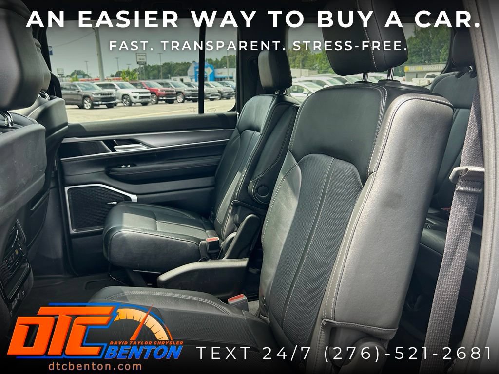 Used 2023 Jeep Wagoneer Series II AWD/4WD image 6