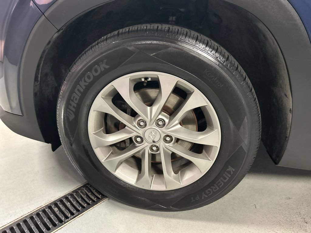 Used 2019 Hyundai Santa Fe SE FWD image 9