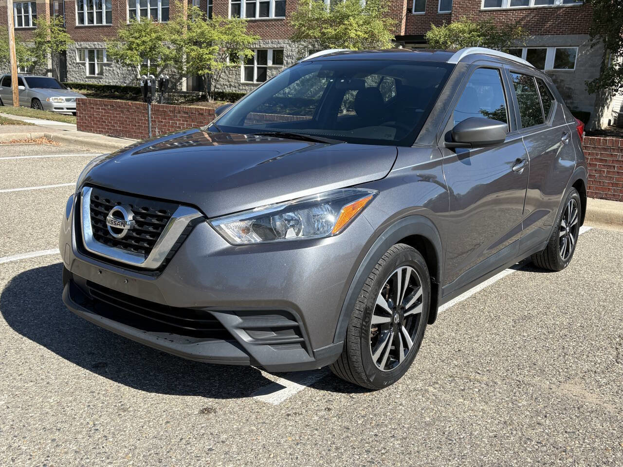 Used 2018 Nissan Kicks SV image 3