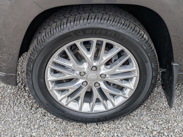 Used 2017 Jeep Grand Cherokee Summit AWD/4WD image 24
