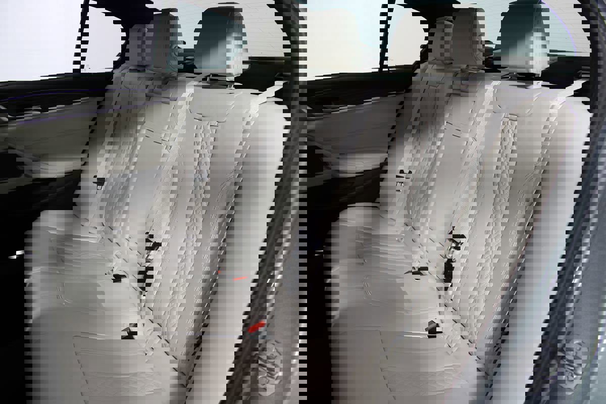 Used 2023 BMW 530e 530e w/ M Sport Package image 33