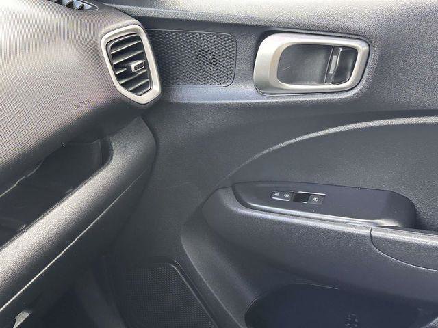 Certified 2023 Hyundai Venue SEL image 27