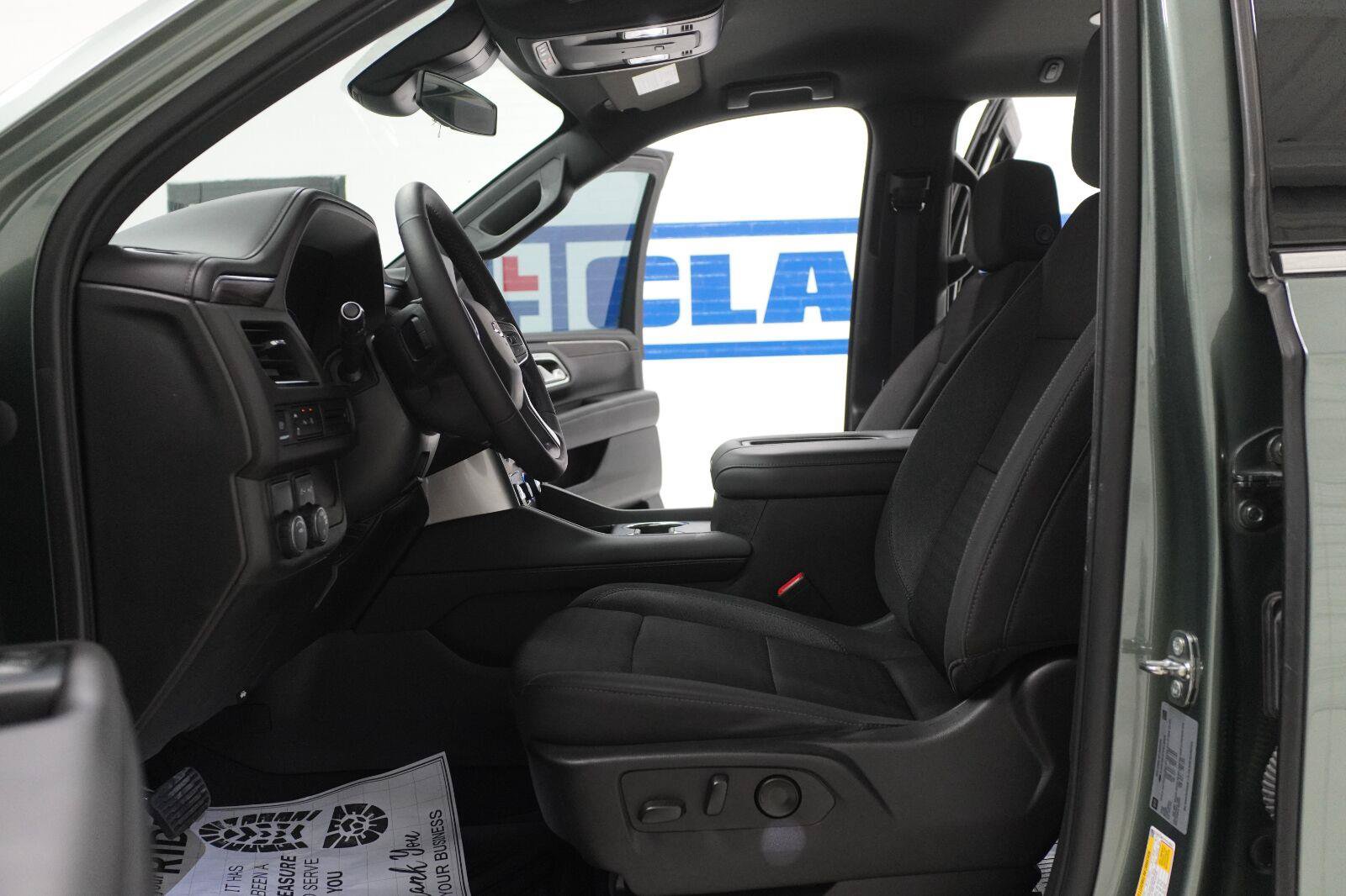 Used 2023 Chevrolet Tahoe LS RWD image 5