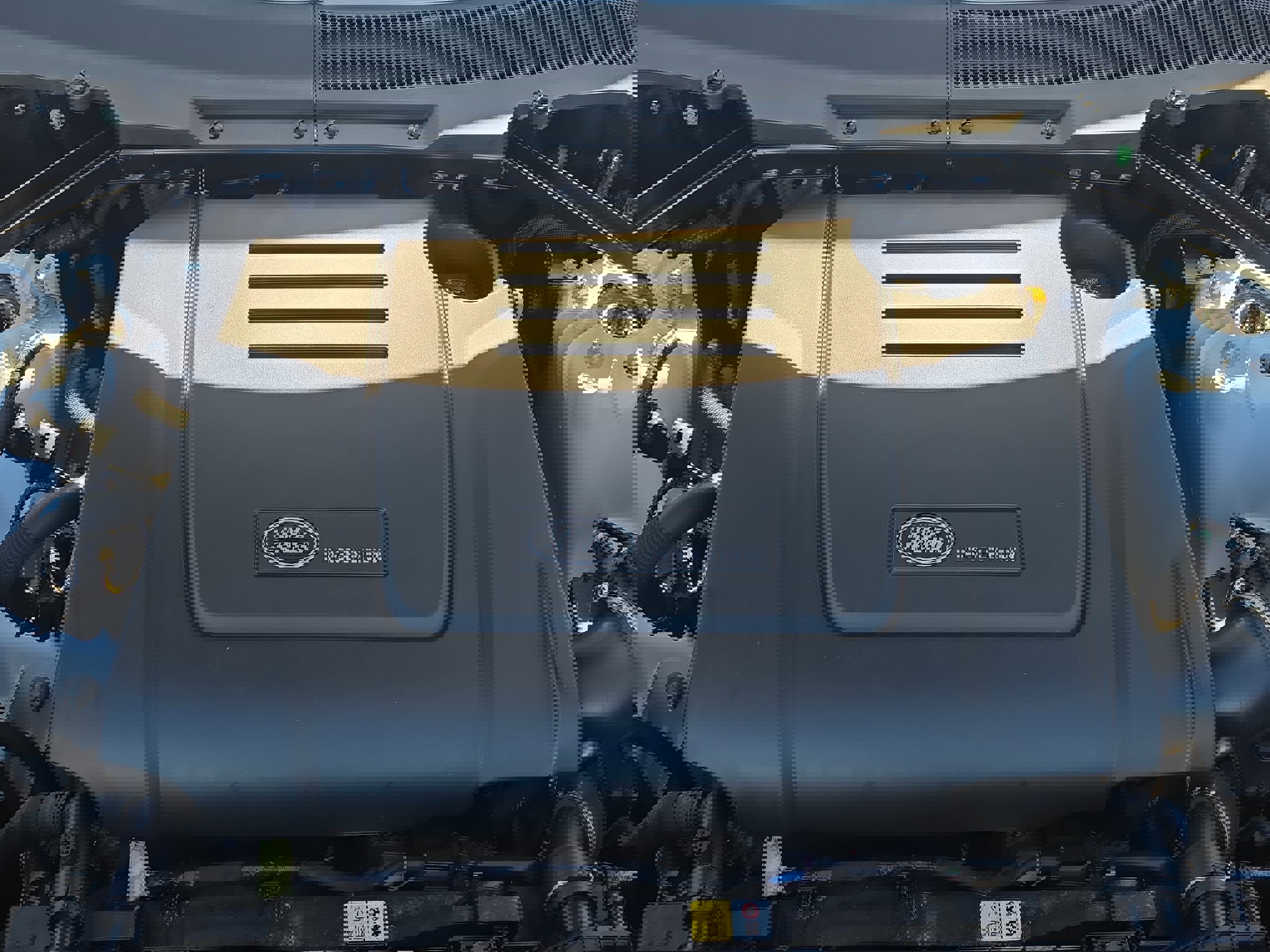 Certified 2025 Land Rover Defender 90 S image 30