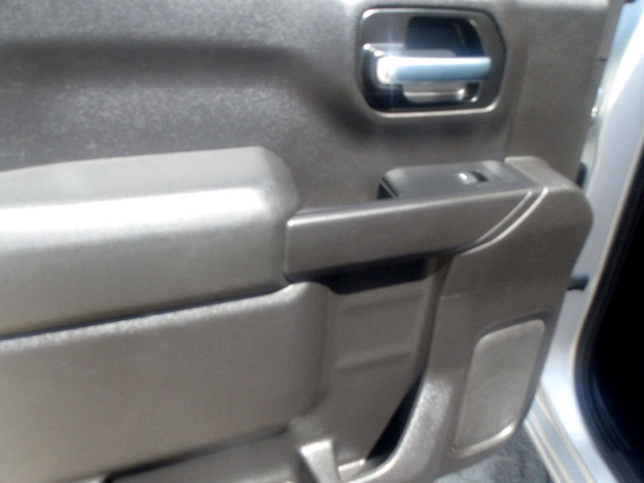 Used 2020 Chevrolet Silverado 1500 Custom w/ Custom Value Package RWD image 16
