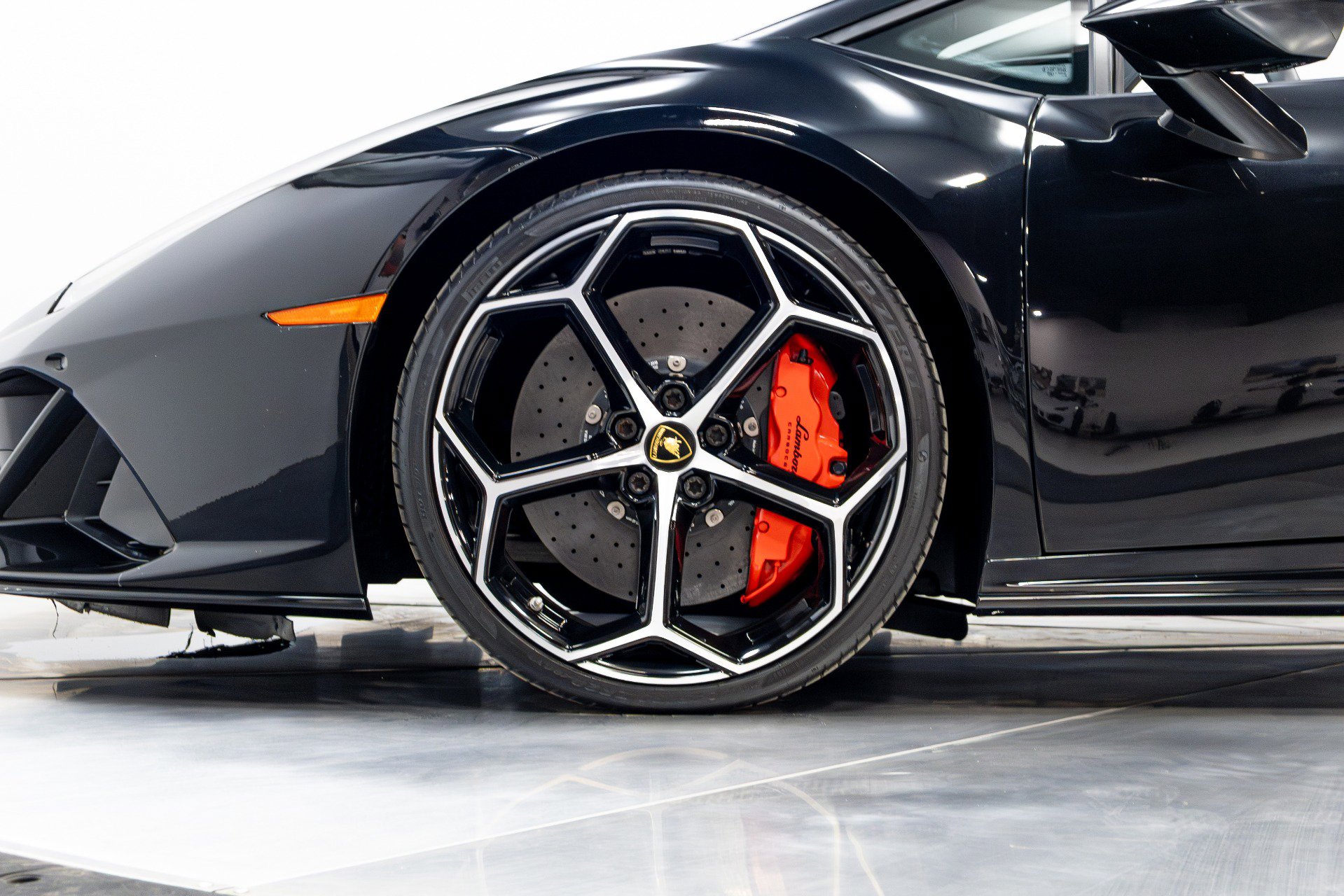 Used 2020 Lamborghini Huracan EVO image 37