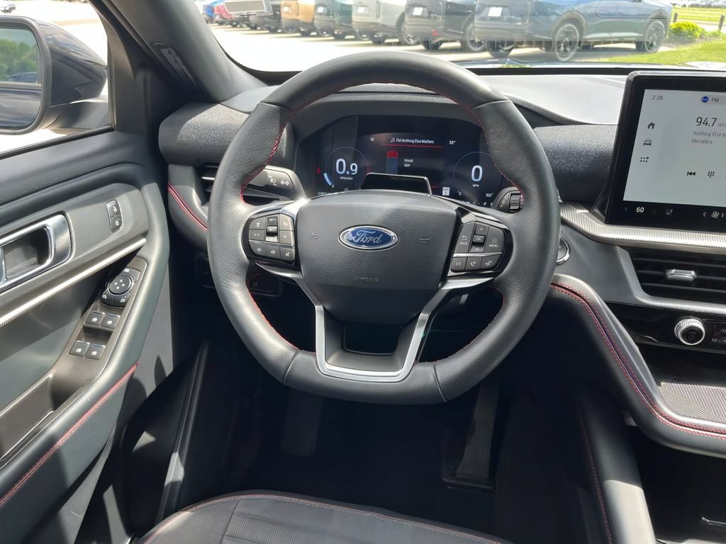 Used 2025 Ford Explorer ST-Line AWD/4WD image 14