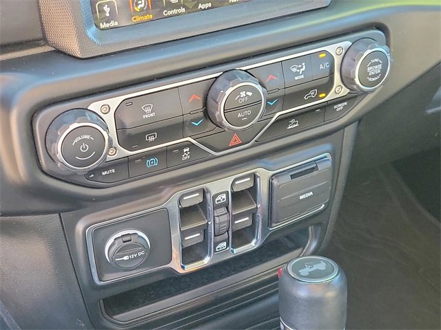 Used 2022 Jeep Wrangler Unlimited Sahara image 25