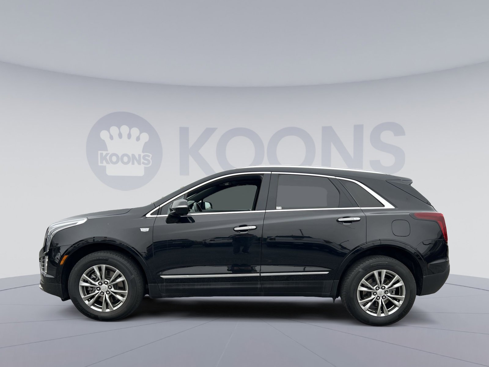 Used 2023 Cadillac XT5 Premium Luxury image 2