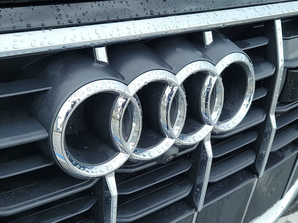 Used 2022 Audi Q7 3.0T Premium Plus w/ Premium Plus Package AWD/4WD image 9