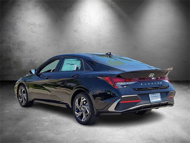 New 2025 Hyundai Elantra Sport FWD image 4