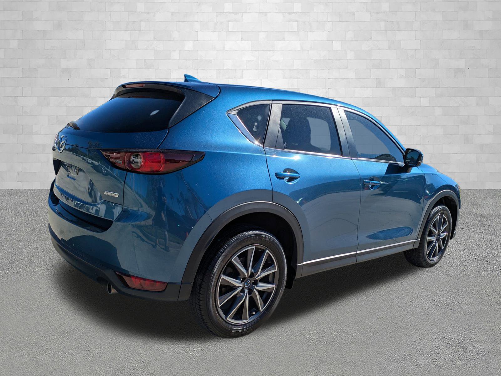 Used 2018 MAZDA CX-5 Touring w/ Preferred Equipment Package image 2