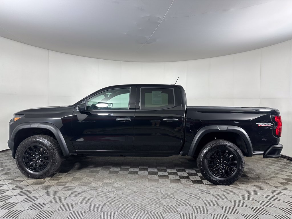 Used 2026 Chevrolet Colorado Trail Boss AWD/4WD image 2