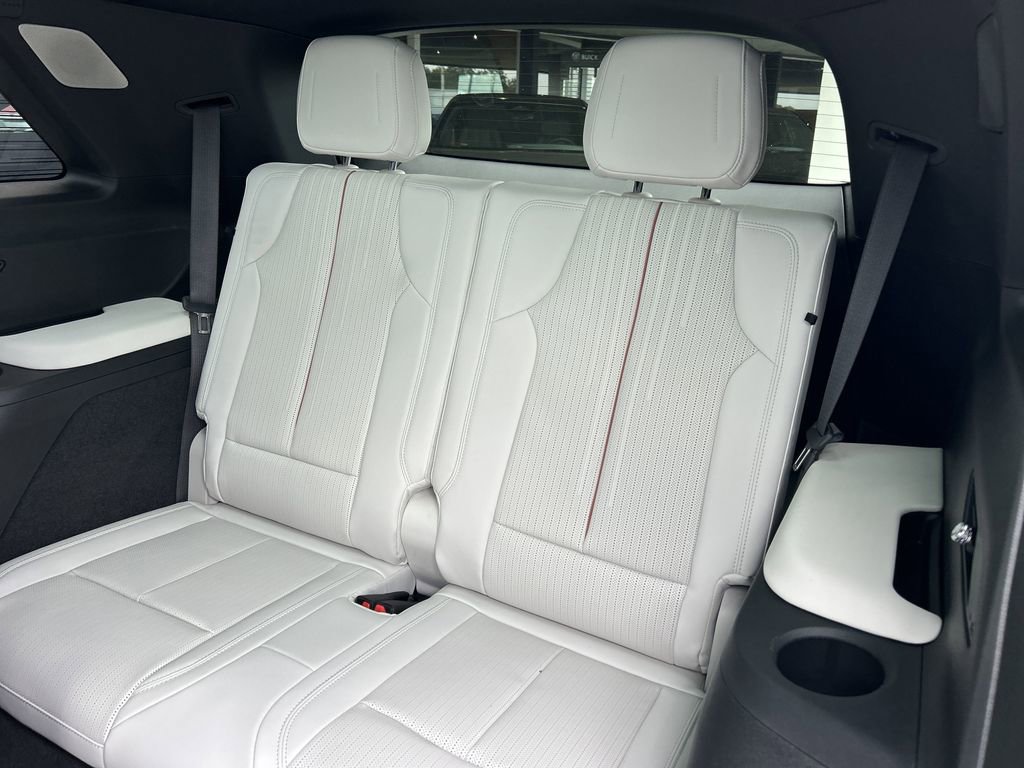 New 2026 Cadillac Vistiq Sport image 18