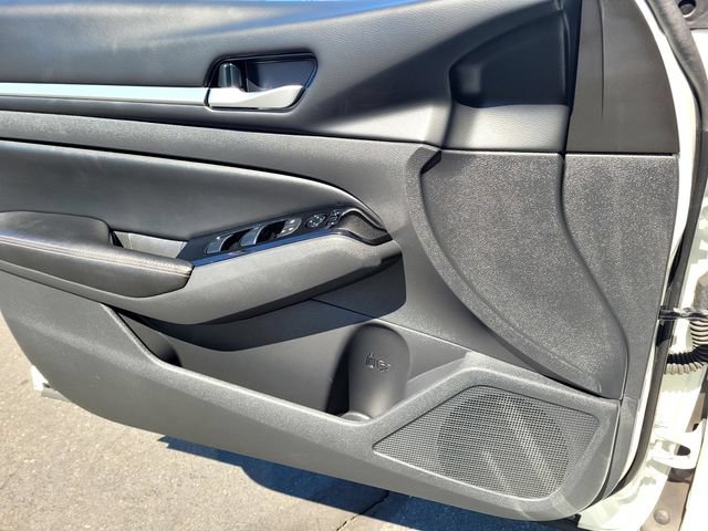 Used 2024 Nissan Altima 2.5 SR FWD image 17