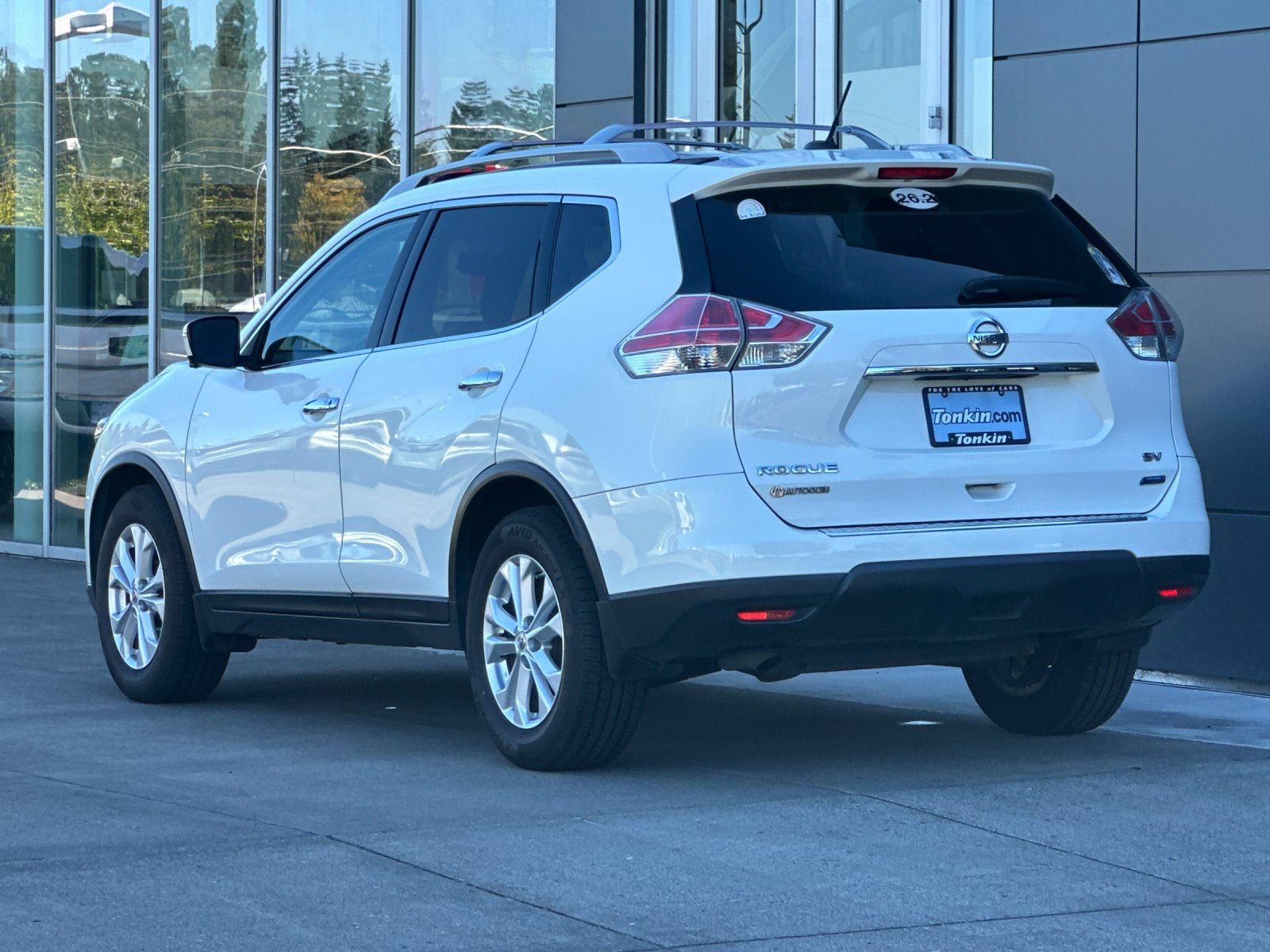 Used 2014 Nissan Rogue SV w/ SV Premium Package FWD image 5