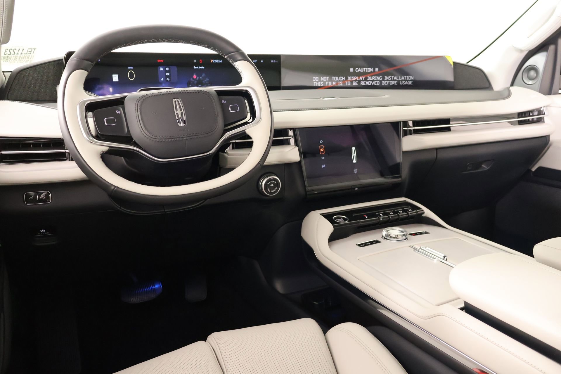 New 2026 Lincoln Navigator L Reserve AWD/4WD image 2