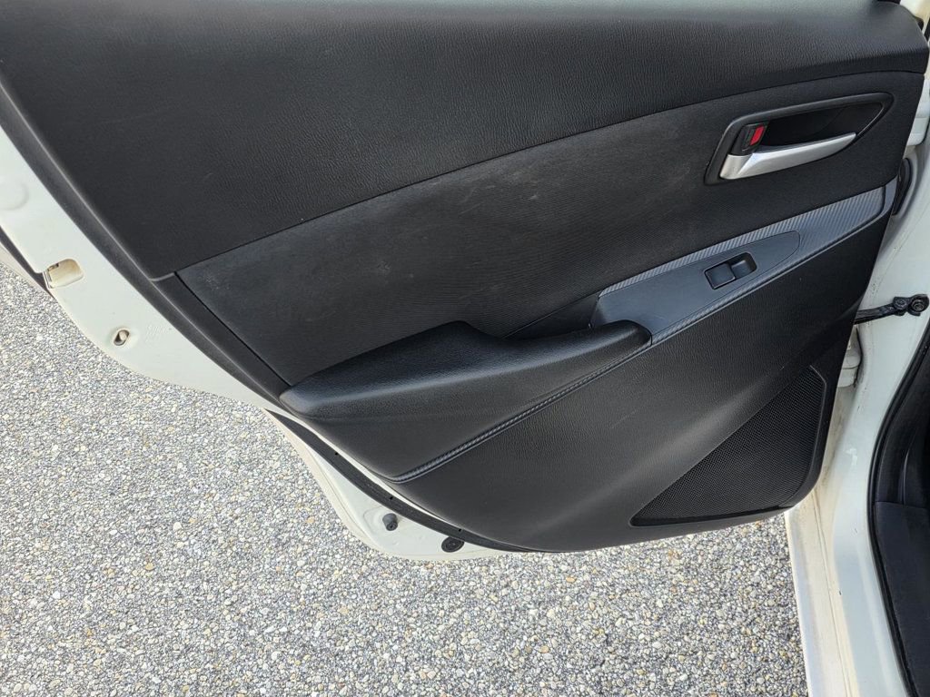 Used 2020 Toyota Yaris LE image 26