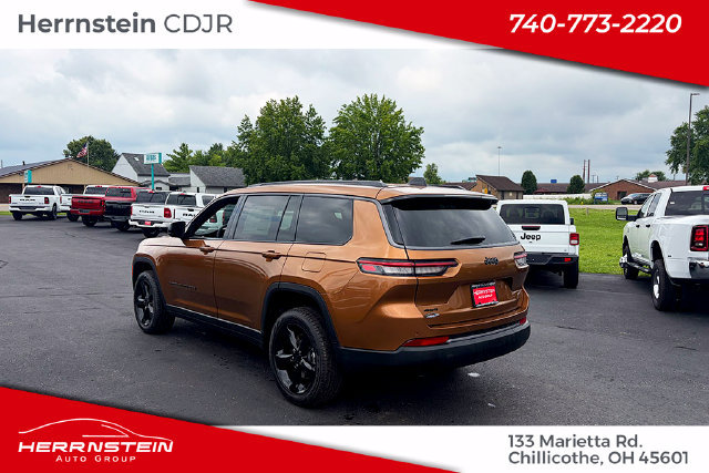 New 2026 Jeep Grand Cherokee L Limited w/ Limited Altitude Package AWD/4WD image 5