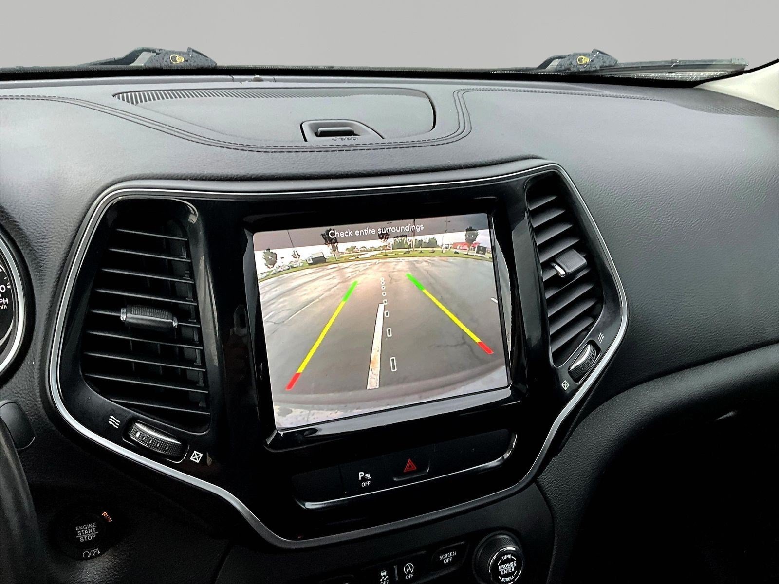 Used 2019 Jeep Cherokee Limited AWD/4WD image 14