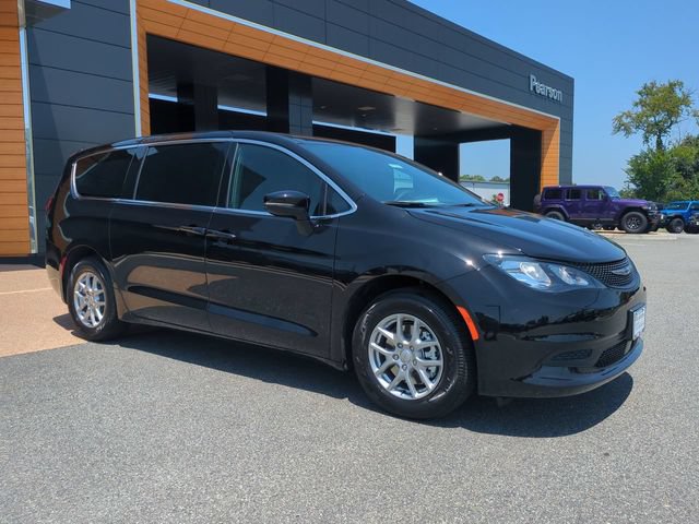 New 2027 Chrysler Pacifica LX FWD image 2
