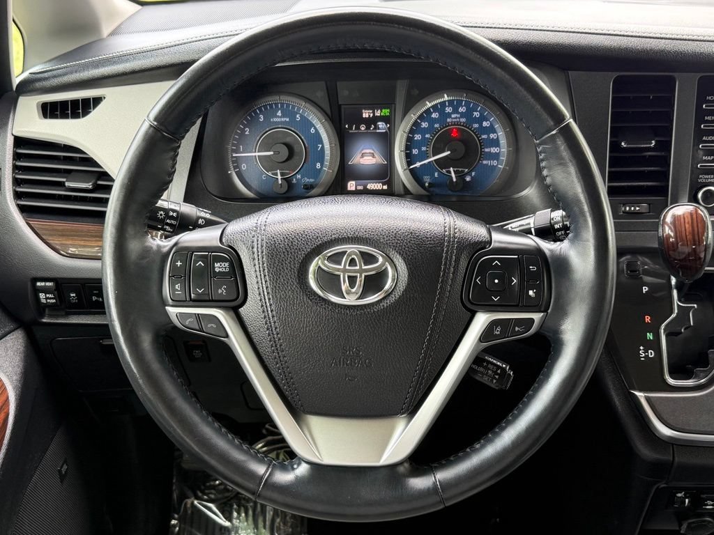 Used 2018 Toyota Sienna Limited Premium FWD image 35