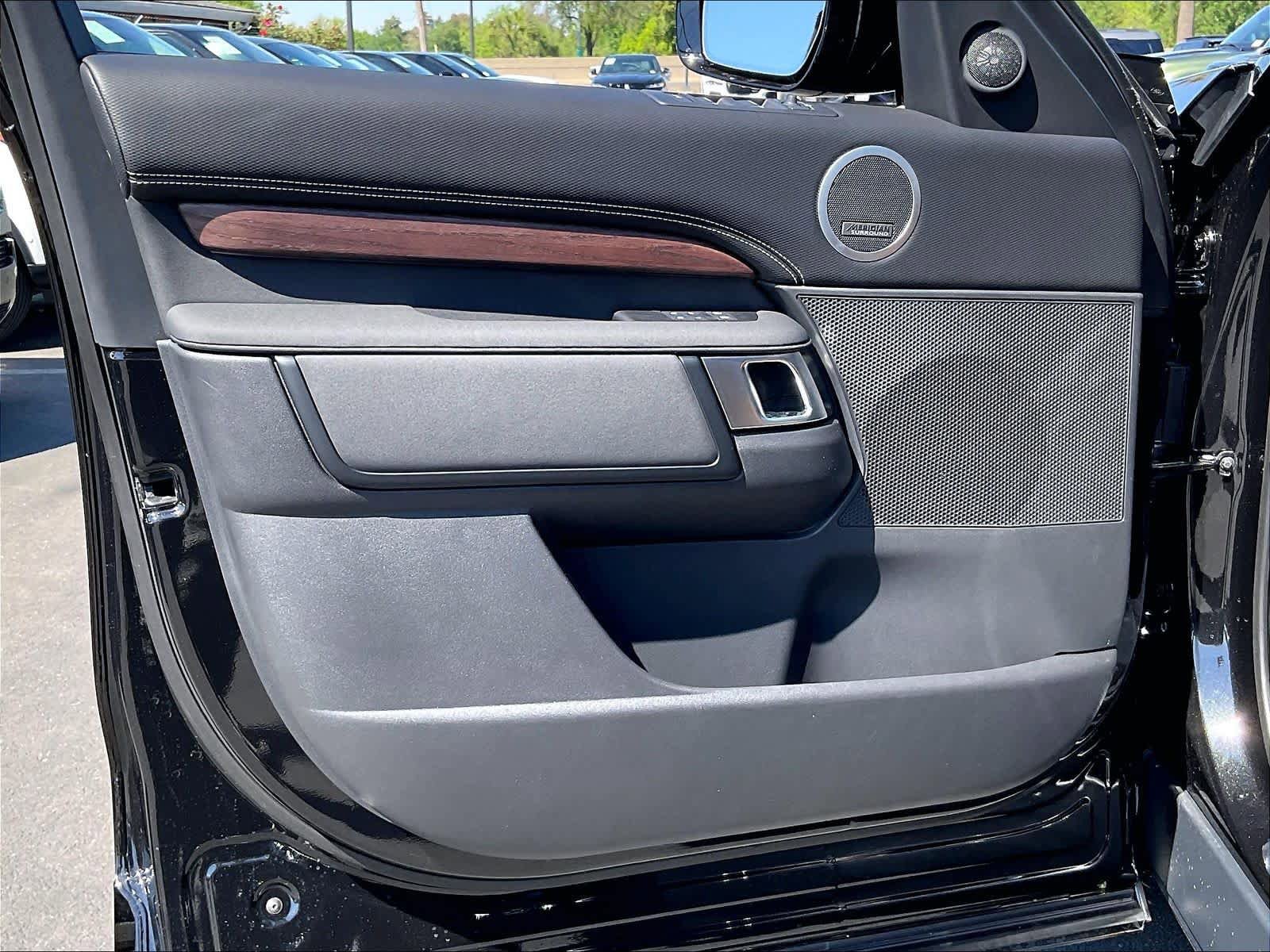 New 2026 Land Rover Discovery Dynamic SE AWD/4WD image 24