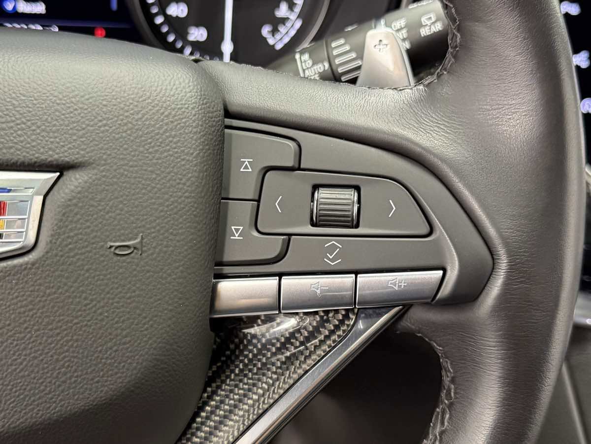 Used 2024 Cadillac XT6 Sport w/ Technology Package image 21