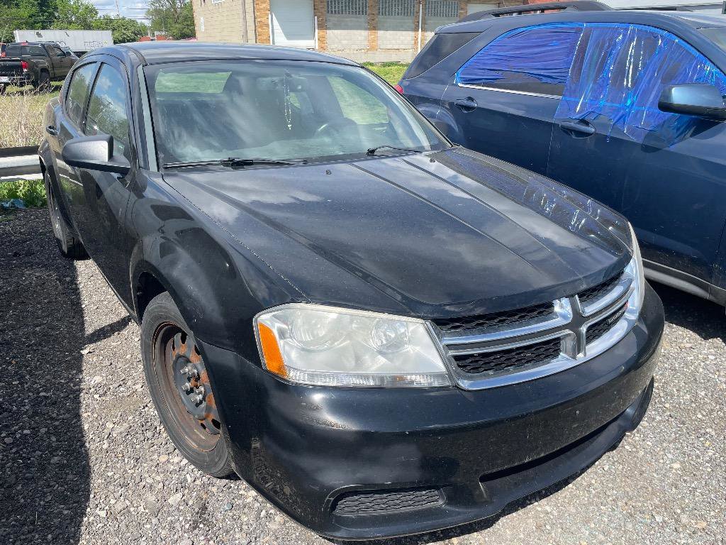 Used 2013 Dodge Avenger SE FWD image 1