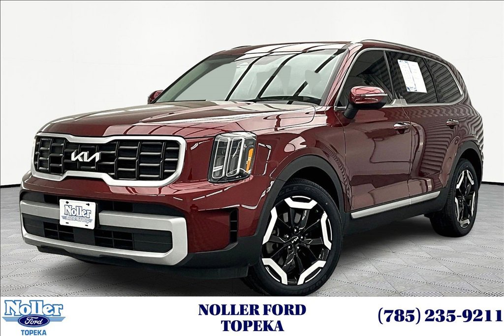 Used 2024 Kia Telluride S w/ S Sunroof Package