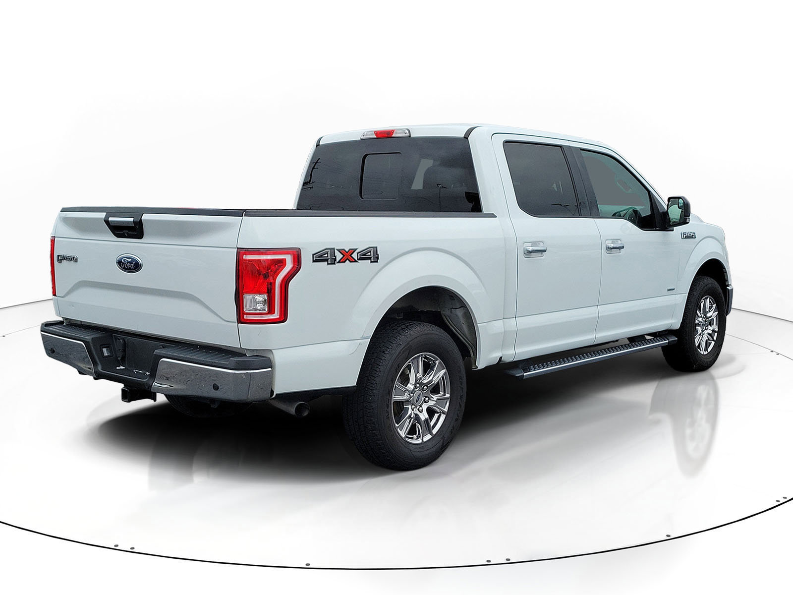 Used 2016 Ford F150 XLT w/ Equipment Group 302A Luxury image 4