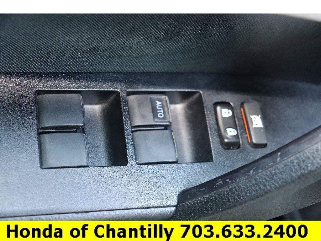 Used 2017 Toyota Corolla LE image 18