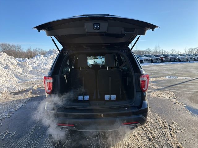 Used 2019 Ford Explorer XLT image 11