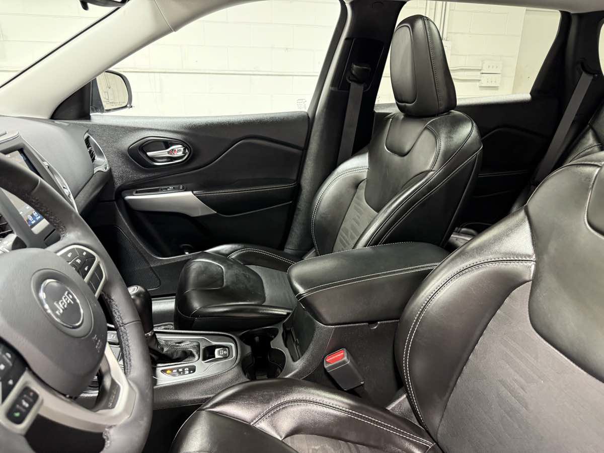 Used 2022 Jeep Cherokee Latitude w/ Sun & Sound Group AWD/4WD image 14
