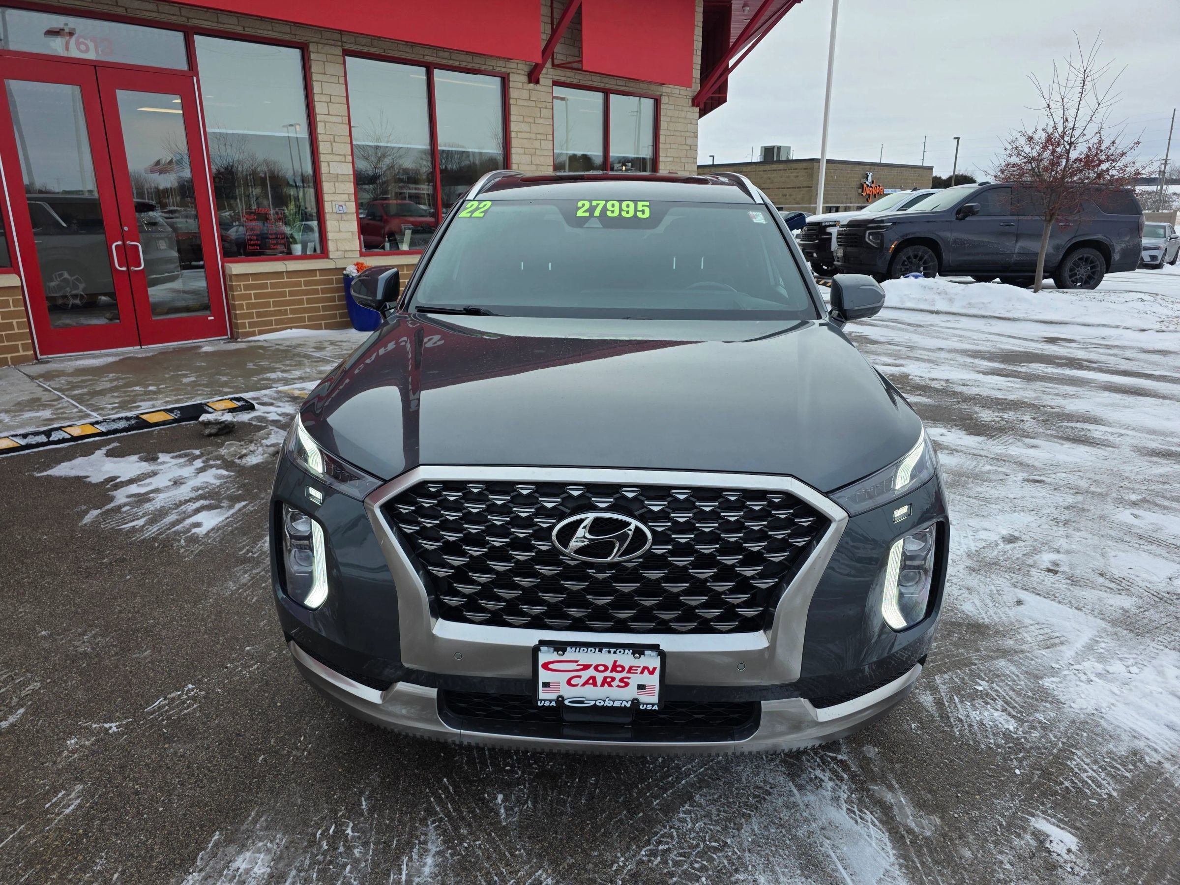 Used 2022 Hyundai Palisade Calligraphy image 2