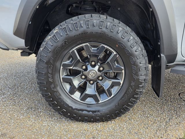 Used 2019 Toyota Tacoma TRD Off-Road w/ Technology Package image 24
