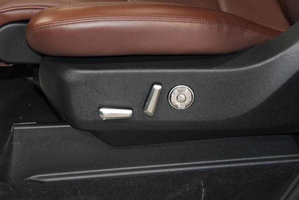 Used 2025 Lincoln Navigator Reserve image 17