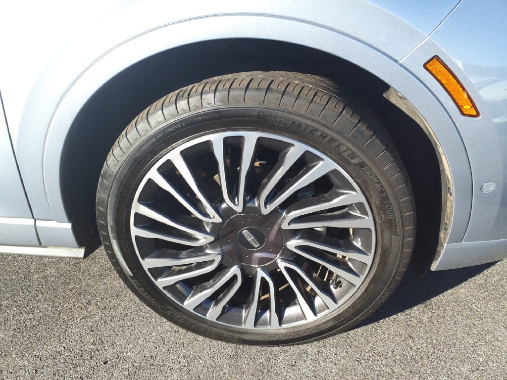 Used 2022 Lincoln Corsair AWD w/ Premium Package image 9