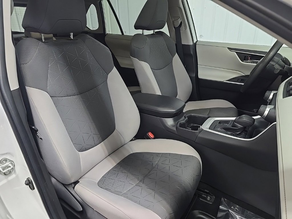 Used 2023 Toyota RAV4 XLE image 15