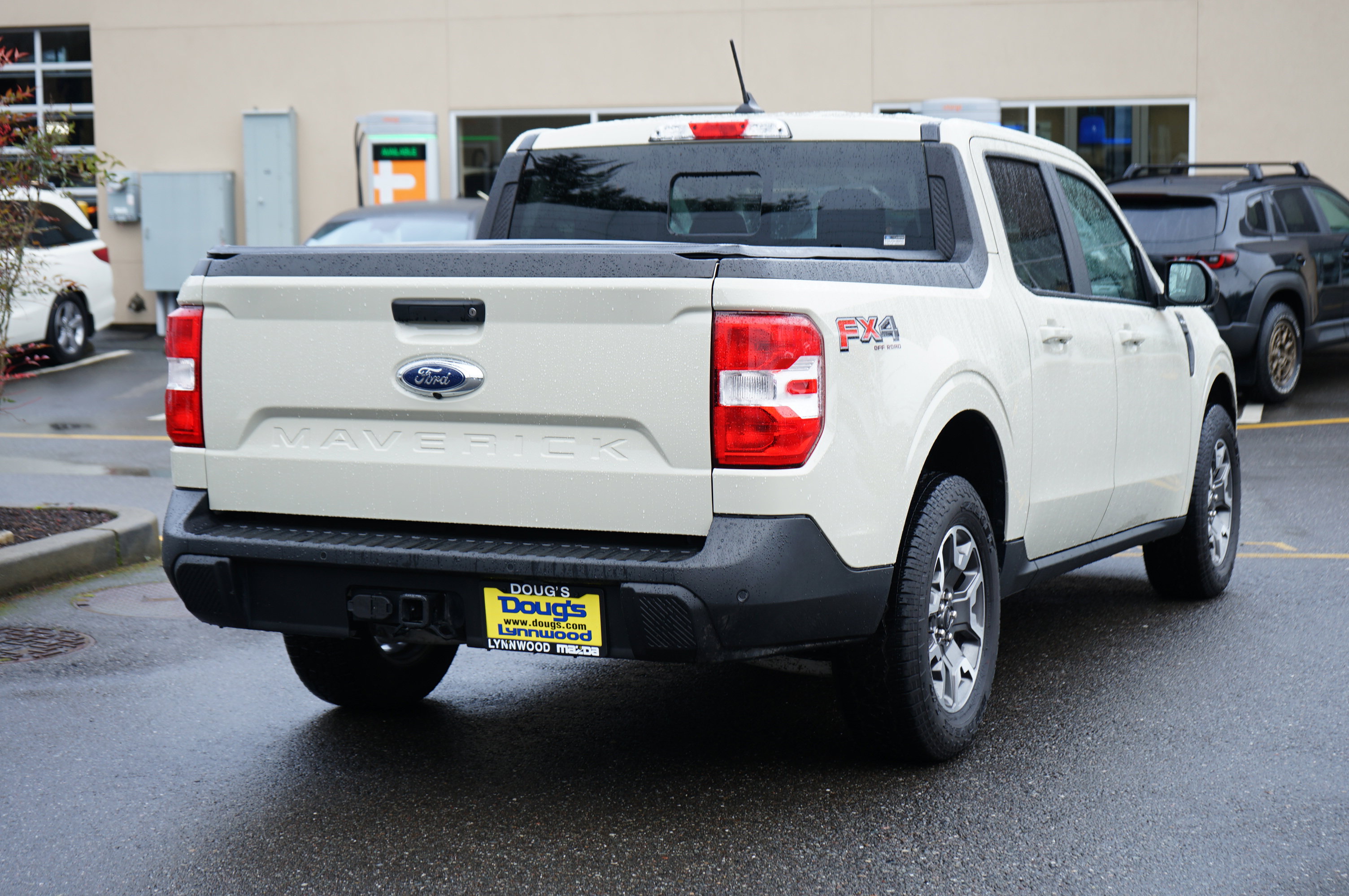 Used 2024 Ford Maverick Lariat w/ FX4 Off-Road Package image 4