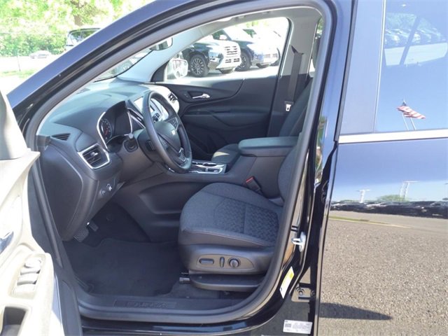 Used 2023 Chevrolet Equinox LT image 4