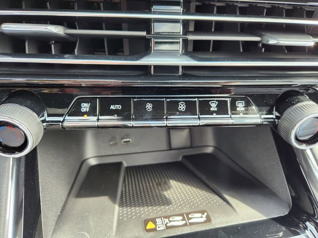 New 2026 Chevrolet Traverse High Country w/ LPO, Floor Liner Package image 21
