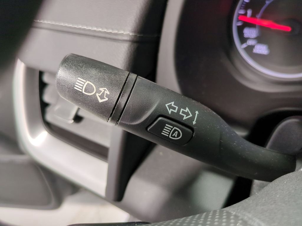 Used 2022 GMC Terrain SLE w/ Driver Convenience Package image 32