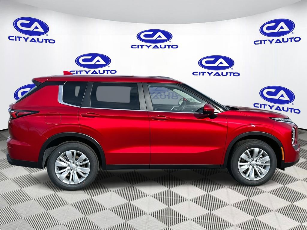 New 2026 Mitsubishi Outlander ES FWD image 2