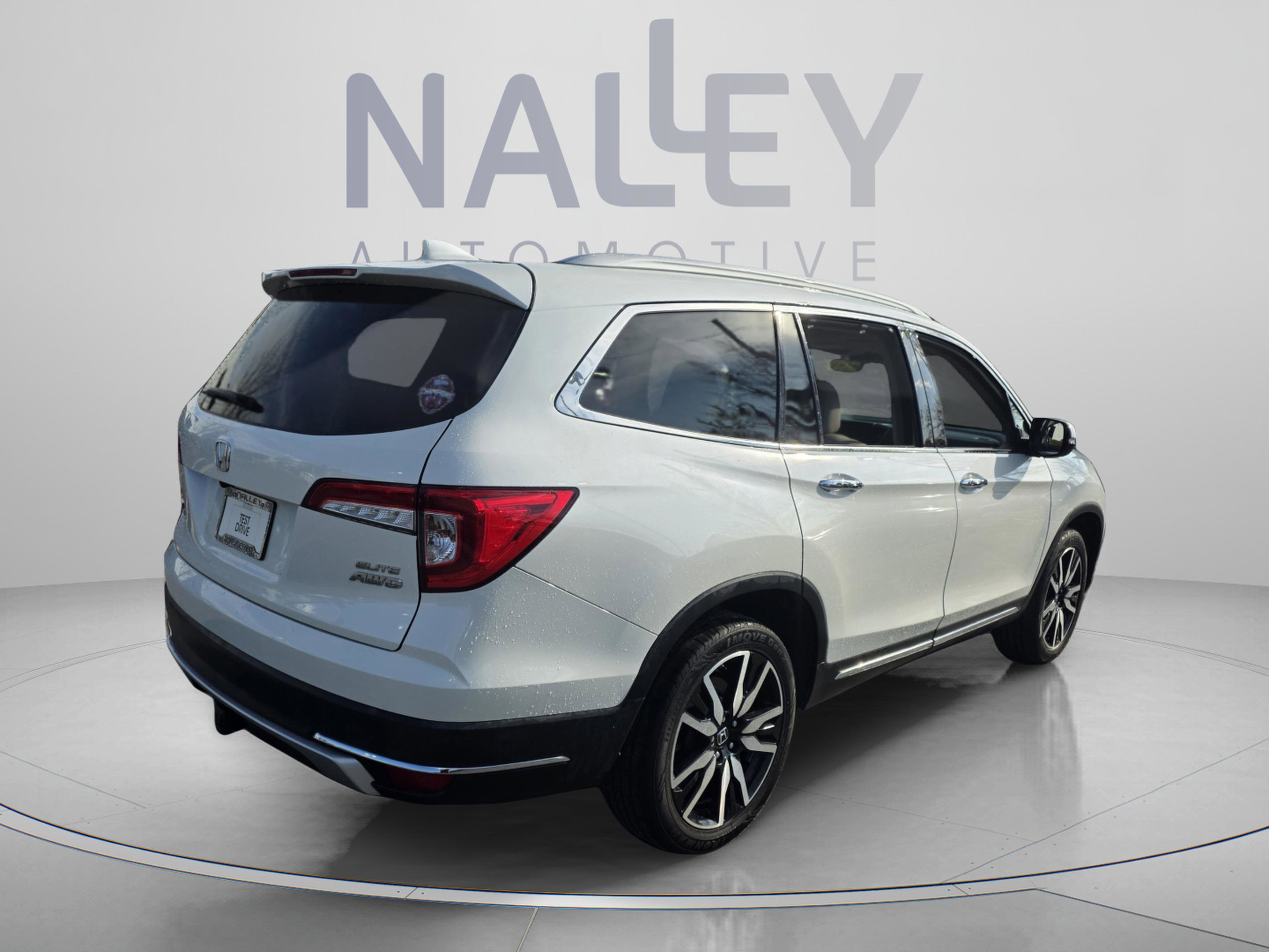 Used 2019 Honda Pilot Elite image 4