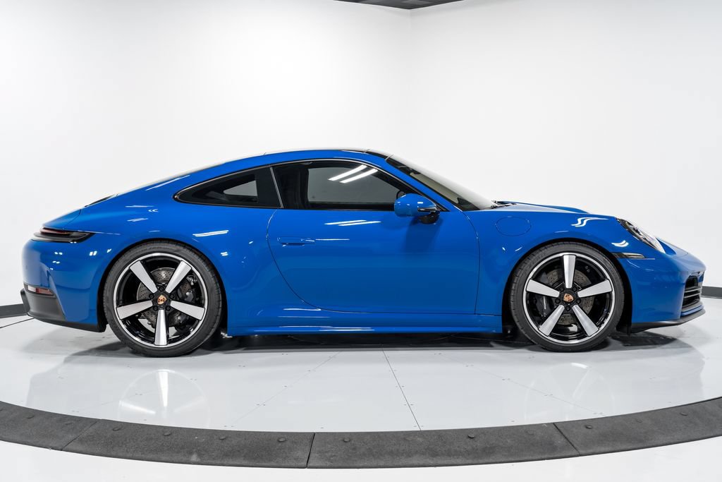 Used 2025 Porsche 911 Carrera RWD image 2