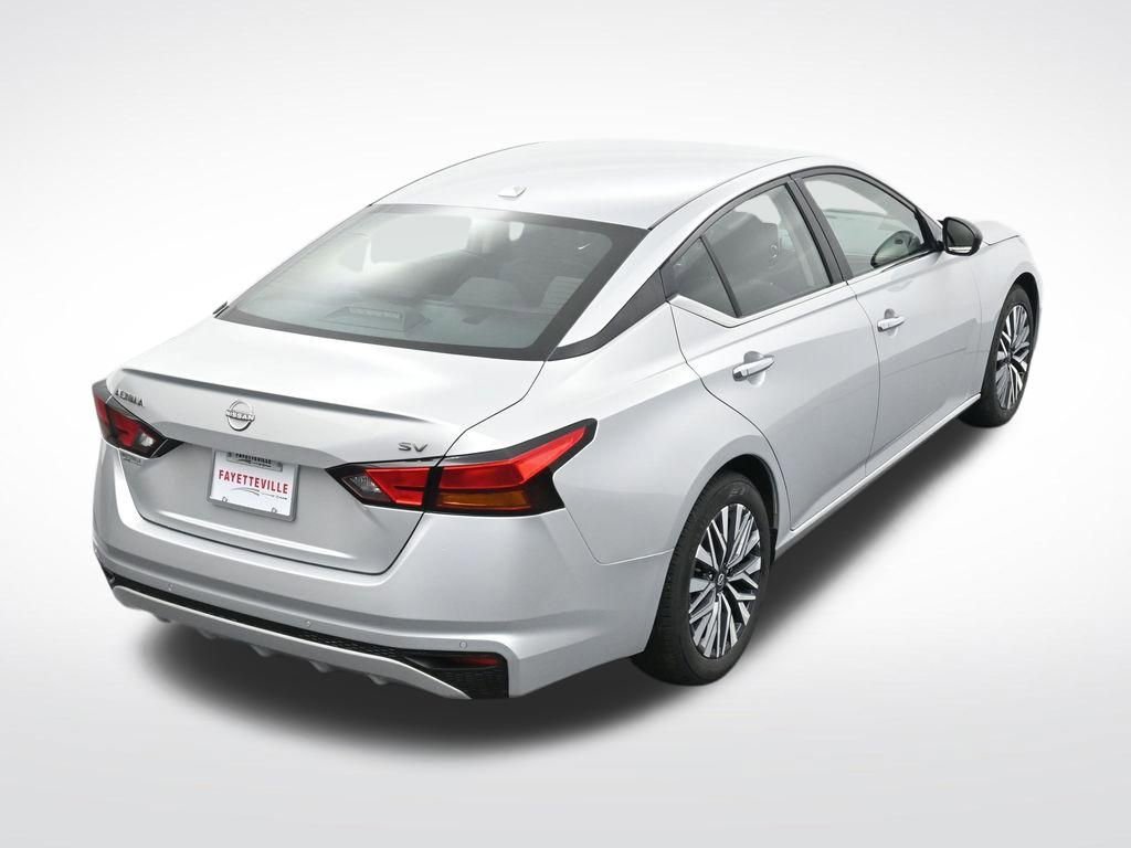Used 2024 Nissan Altima 2.5 SV FWD image 25