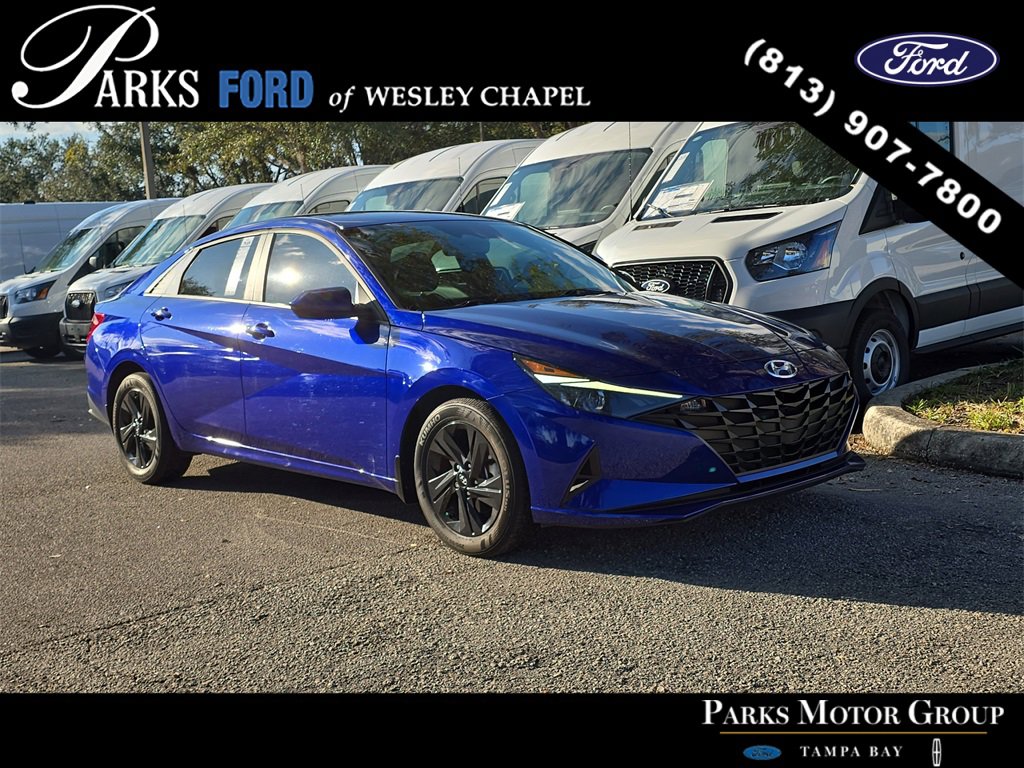 Used 2023 Hyundai Elantra SEL image 1