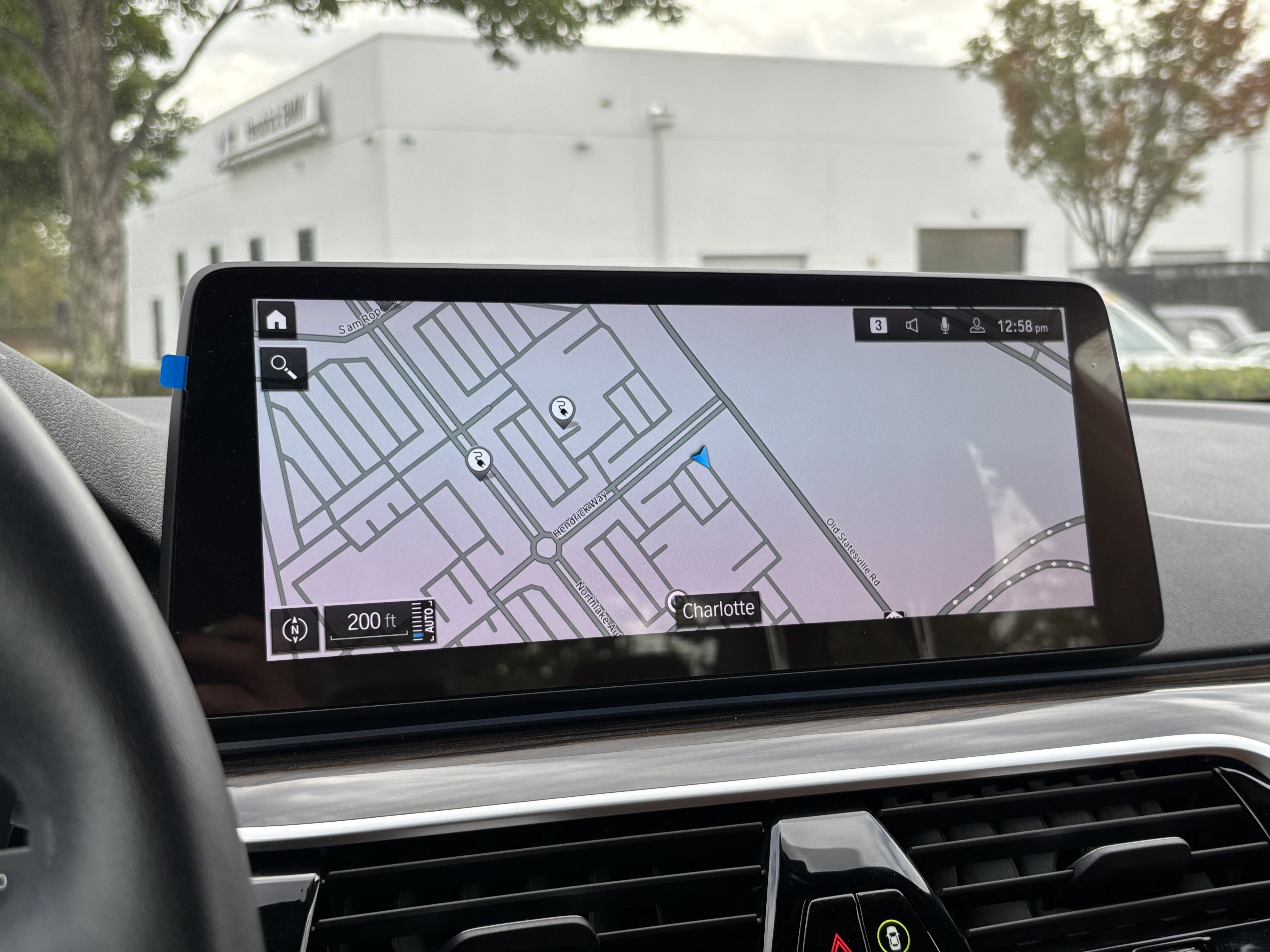 Used 2023 BMW 530e w/ Premium Package image 23