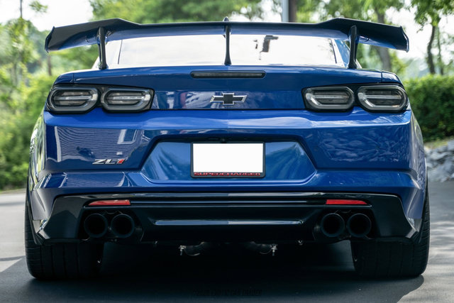 Used 2021 Chevrolet Camaro ZL1 RWD image 7